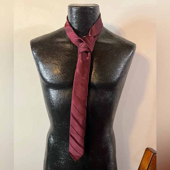 Express Burgandy sateen Striped Men's Tie - Picture 1 of 3